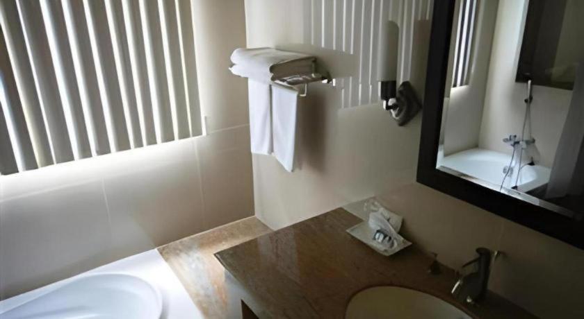 Kasem Garden Hotel Surin Ban Nong Tao Dış mekan fotoğraf
